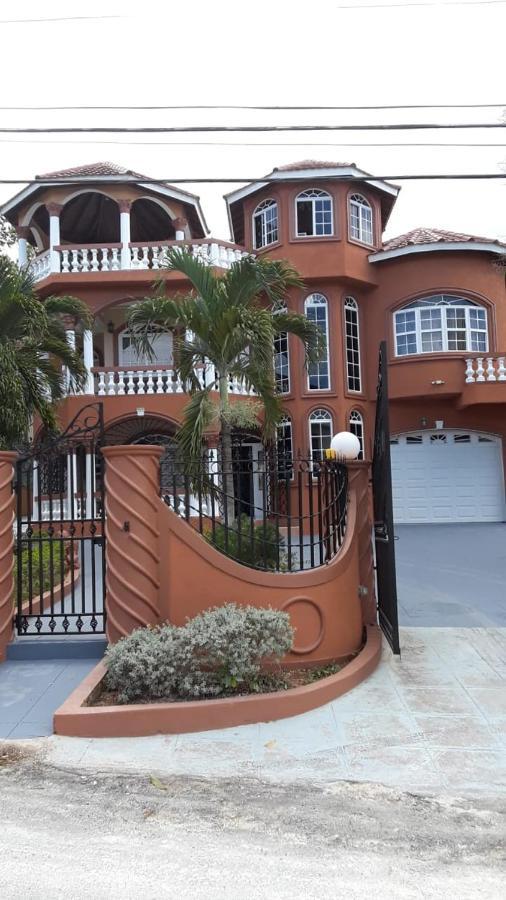 Cazwin Villas Montego Bay Buitenkant foto
