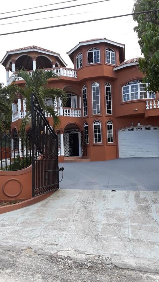 Cazwin Villas Montego Bay Buitenkant foto