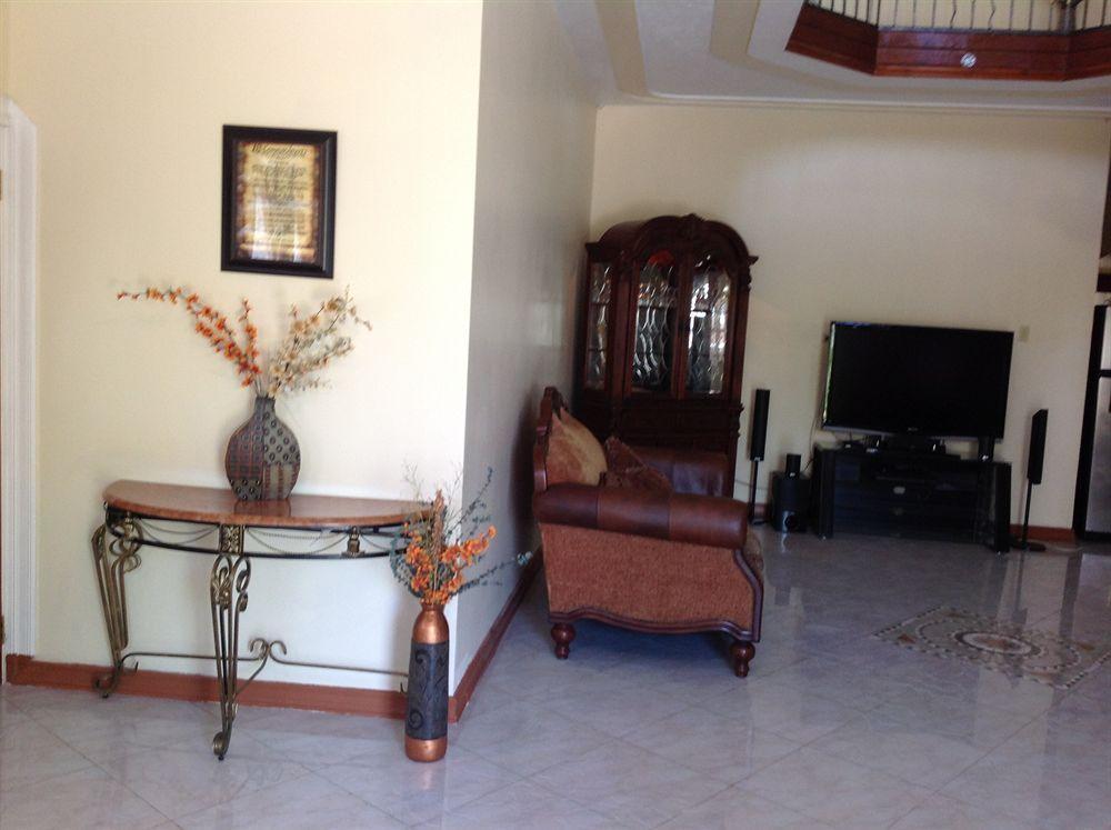 Cazwin Villas Montego Bay Buitenkant foto