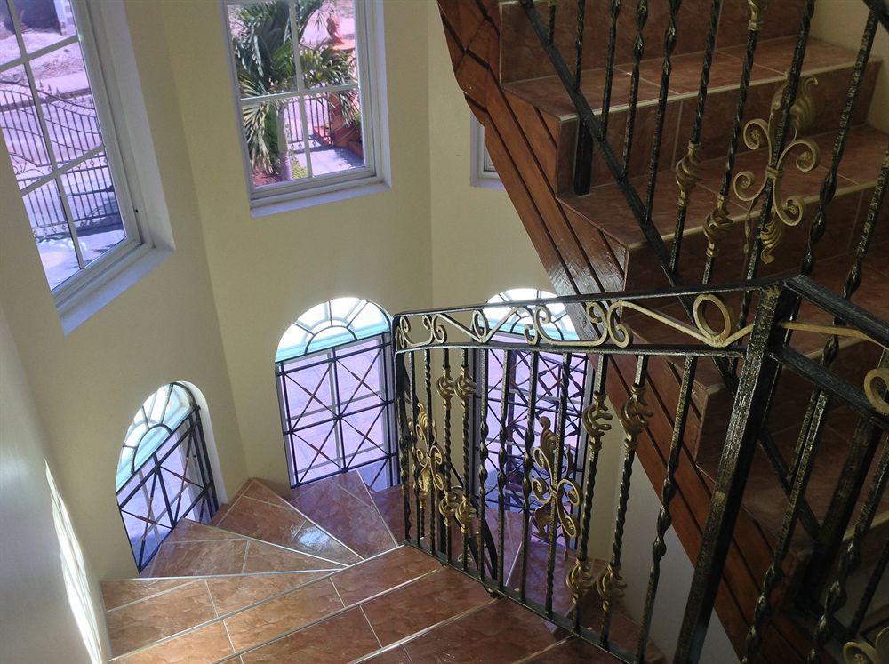 Cazwin Villas Montego Bay Buitenkant foto