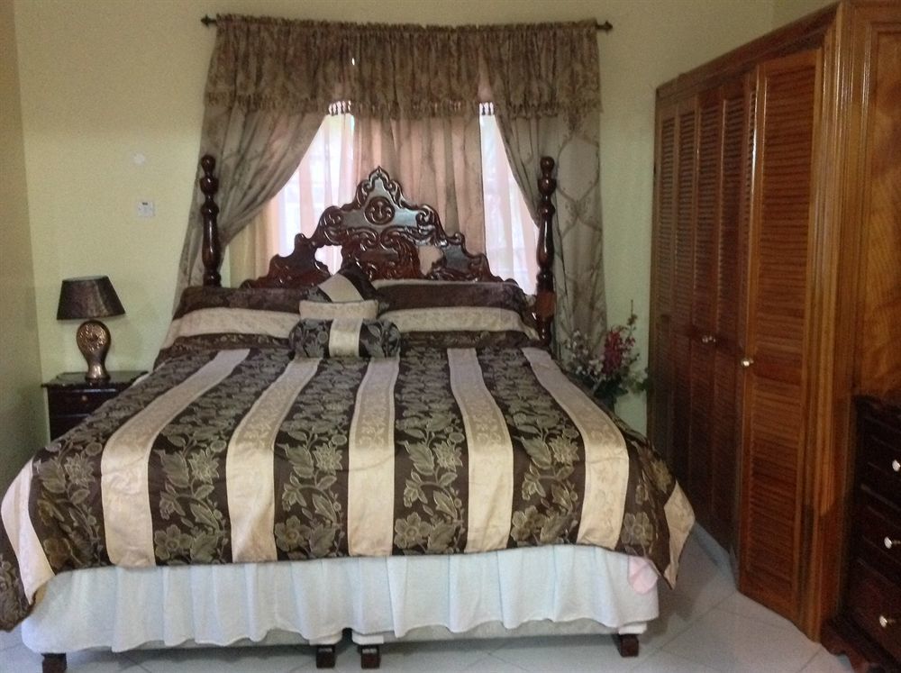 Cazwin Villas Montego Bay Buitenkant foto