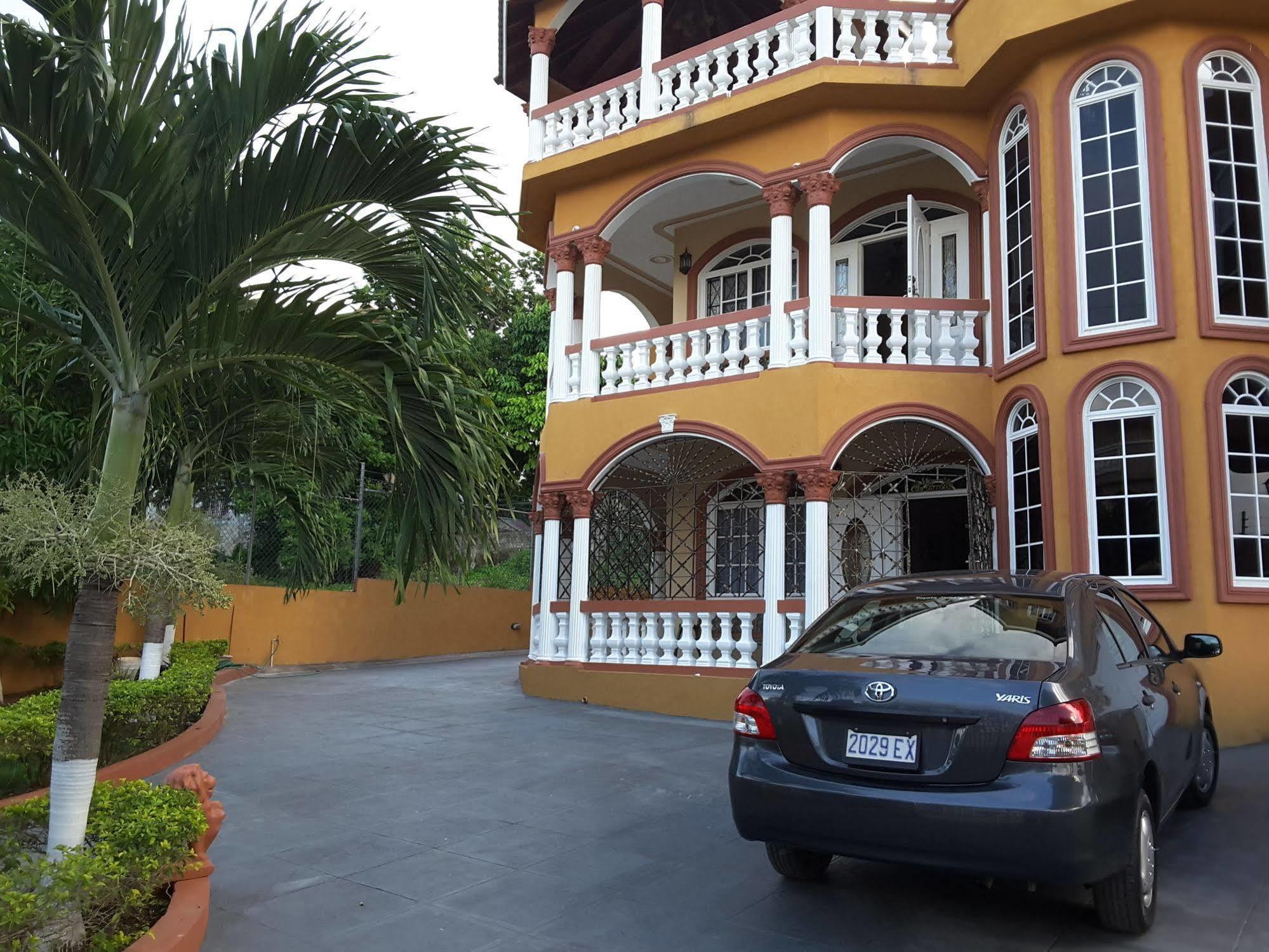 Cazwin Villas Montego Bay Buitenkant foto