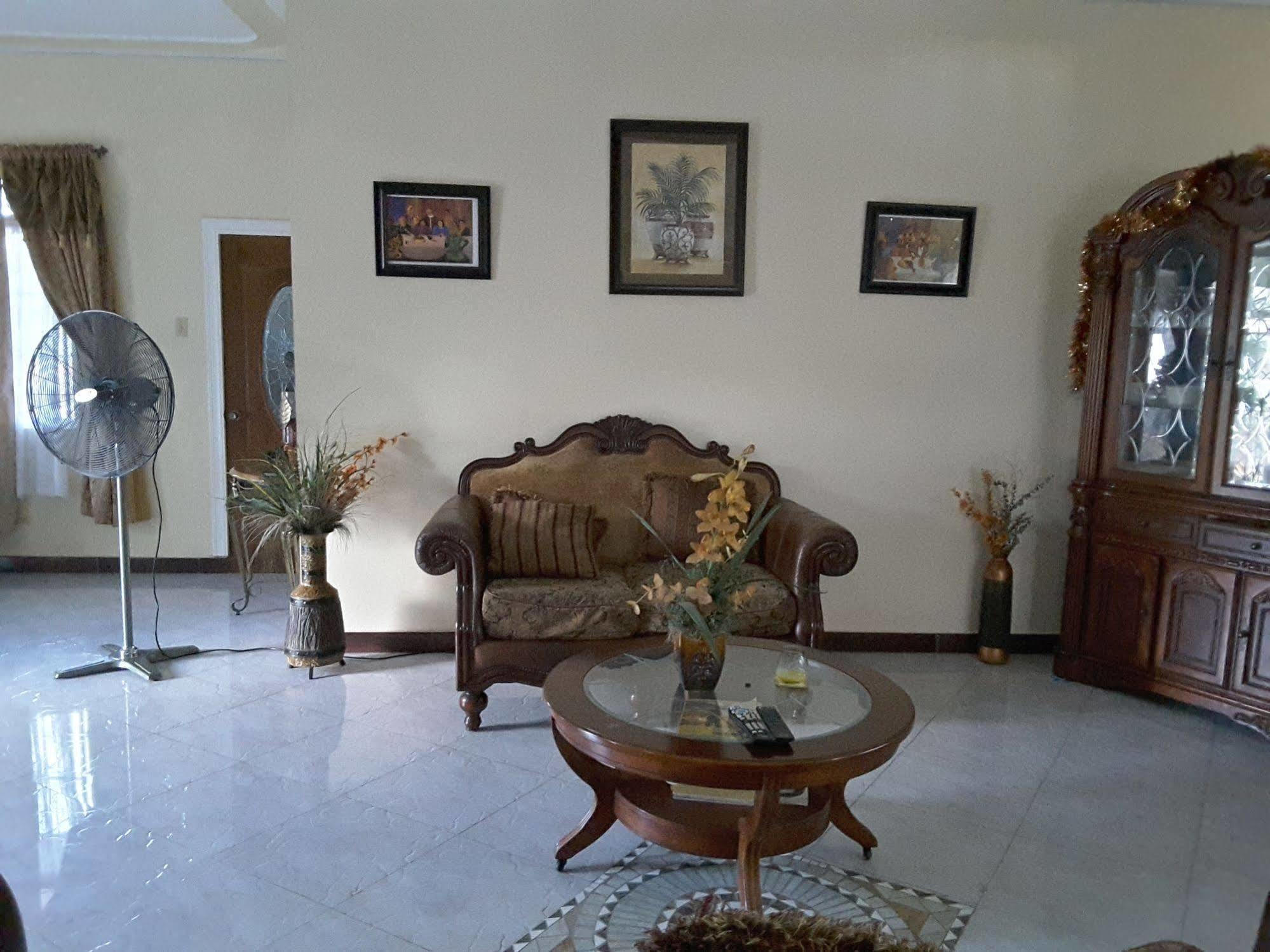 Cazwin Villas Montego Bay Buitenkant foto