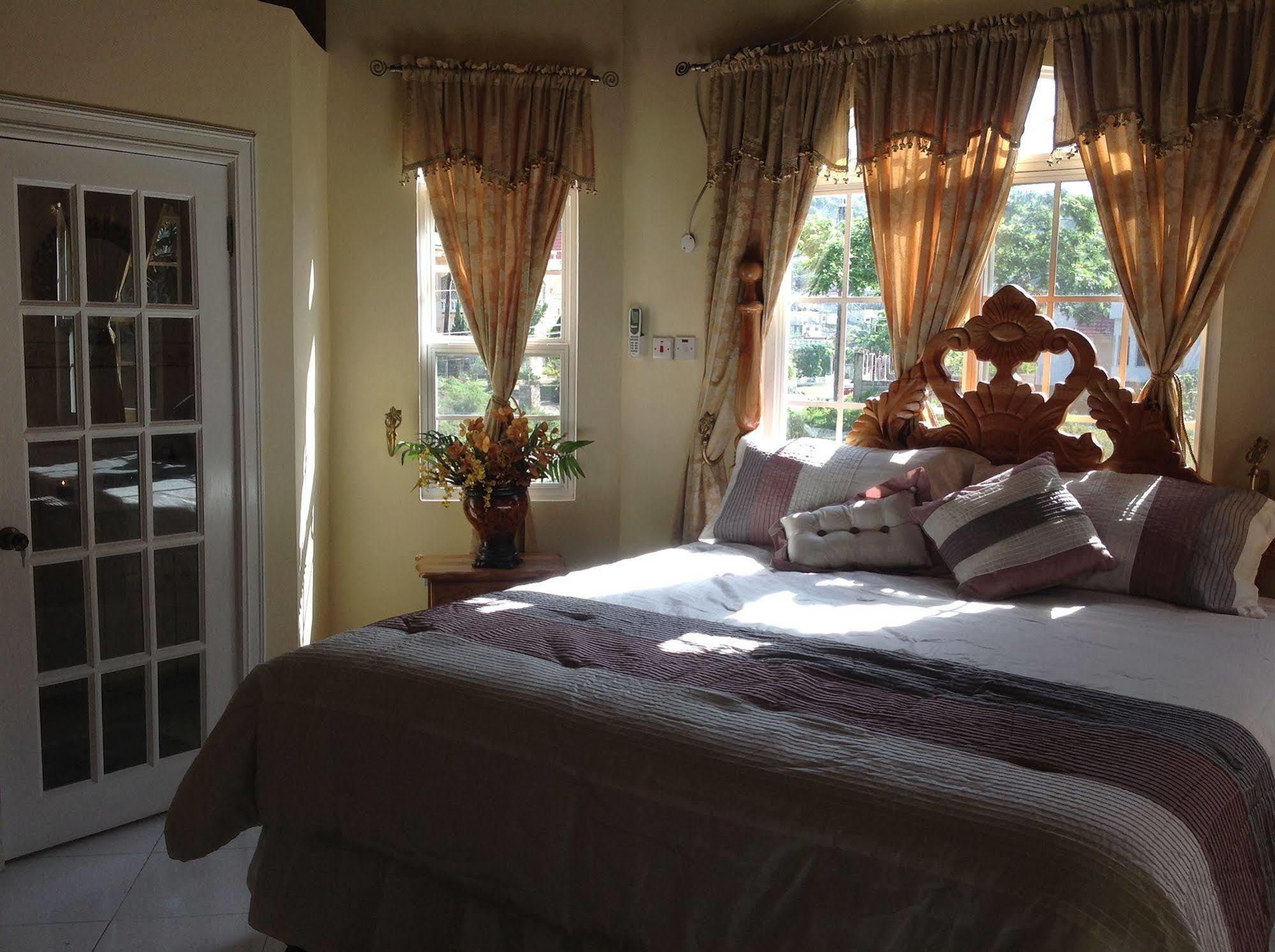 Cazwin Villas Montego Bay Buitenkant foto
